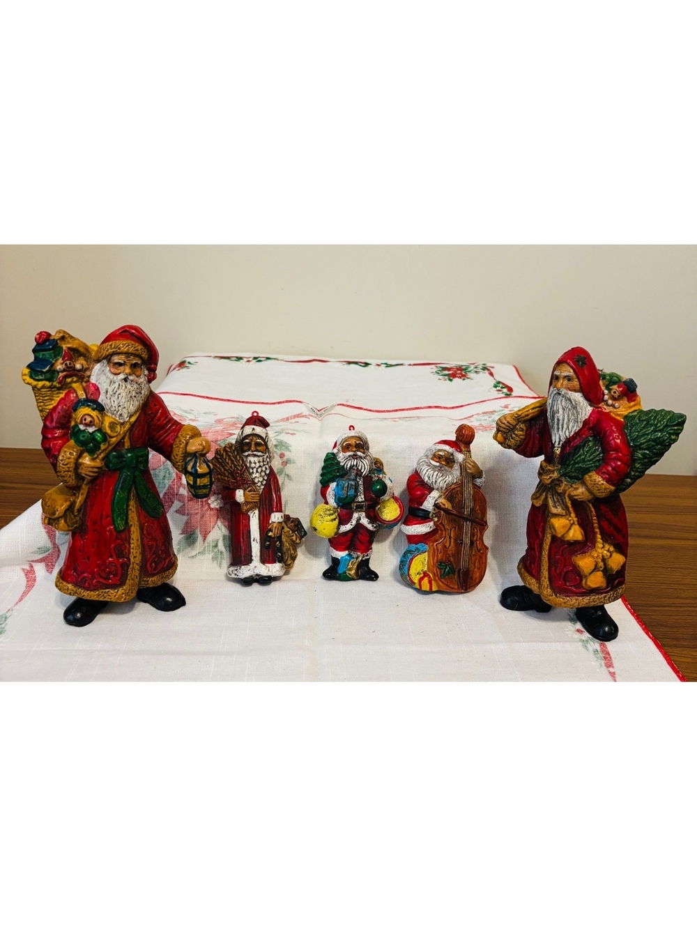 Vintage Old World Santa Claus Blow Mold Figurines 5 Plastic 1970s Hong Kong